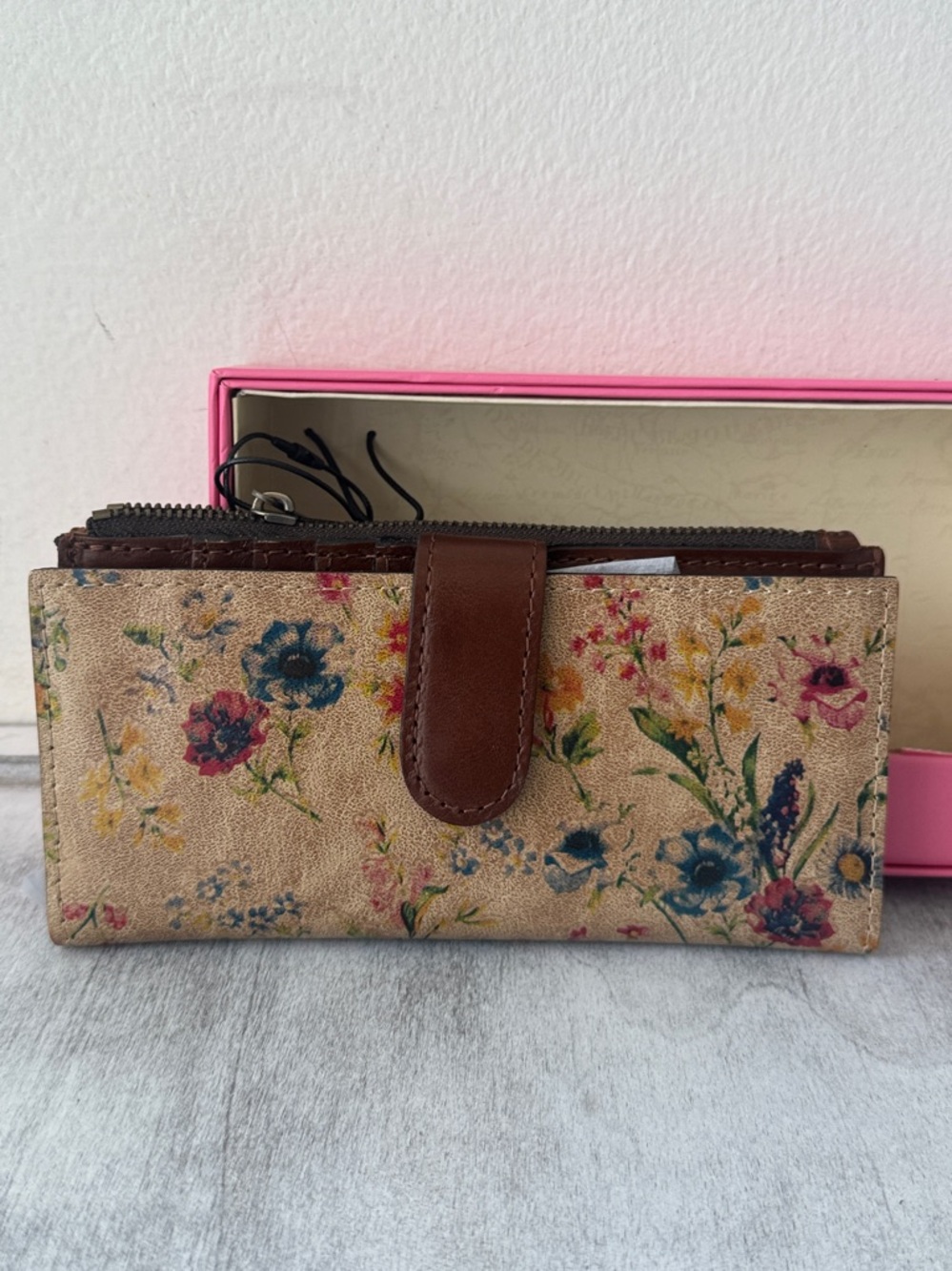 PATRICIA NASH Nazari Prairie Rose Leather Bi- Fold Continental Tan Floral Wallet